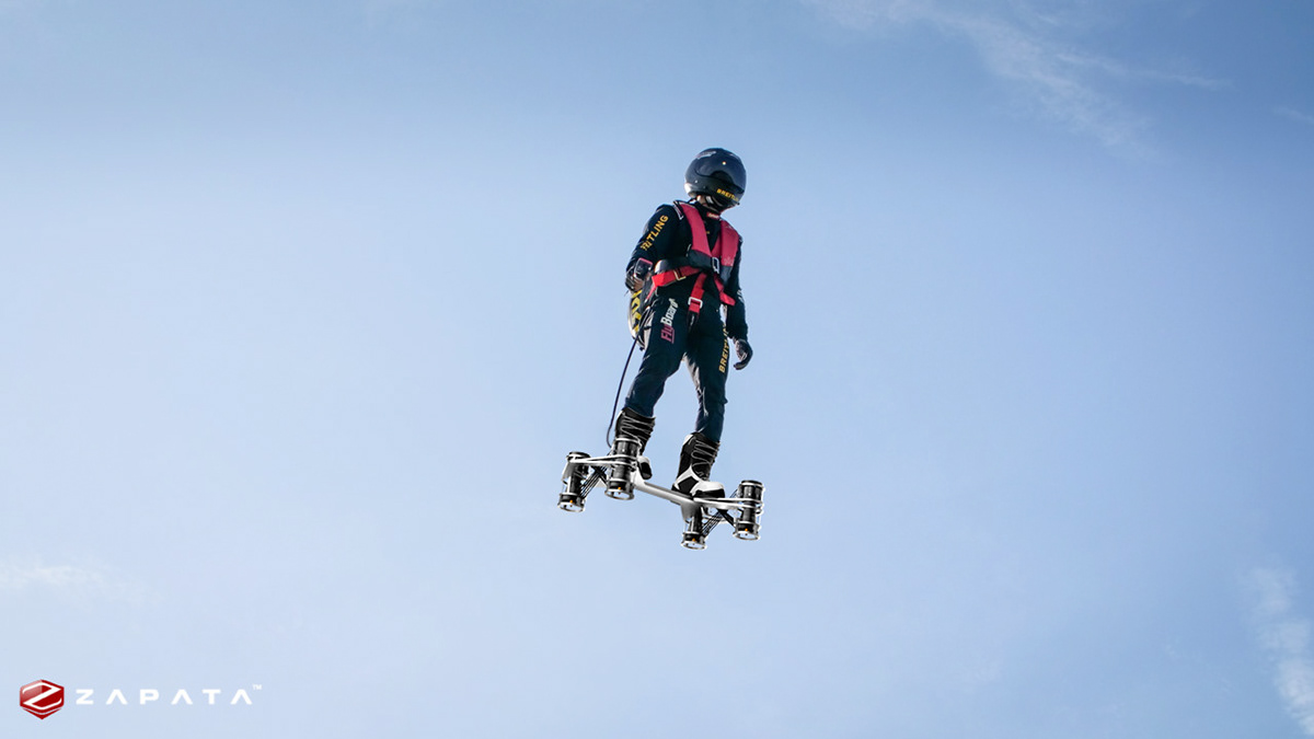 flight，outdoors，shoes，spray，