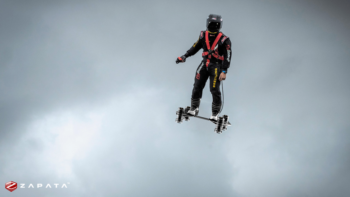 flight，outdoors，shoes，spray，