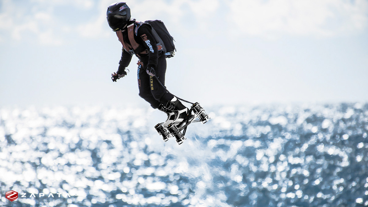 flight，outdoors，shoes，spray，