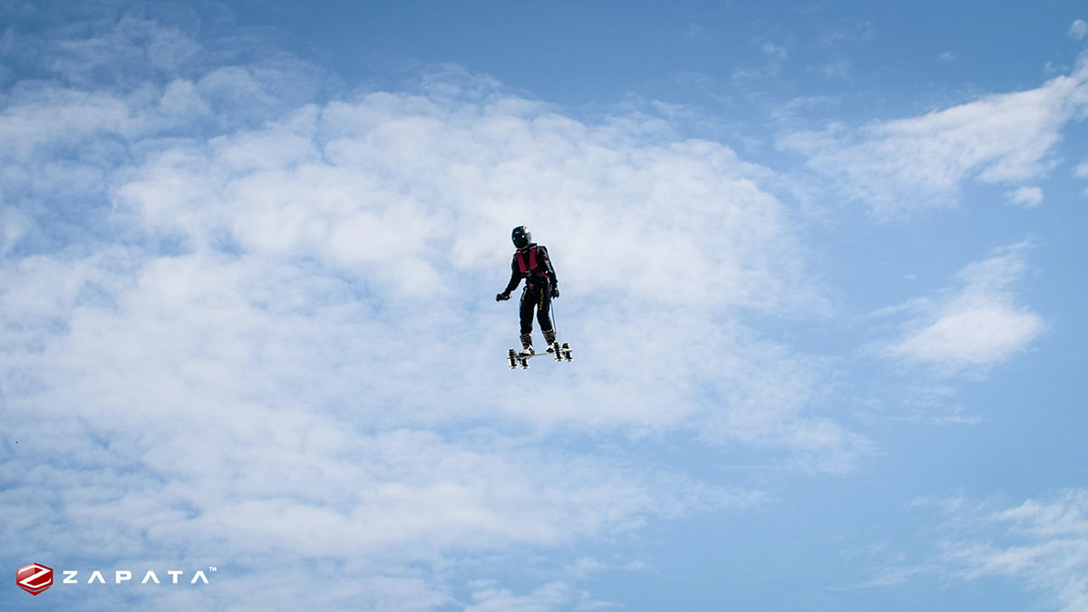 flight，outdoors，shoes，spray，