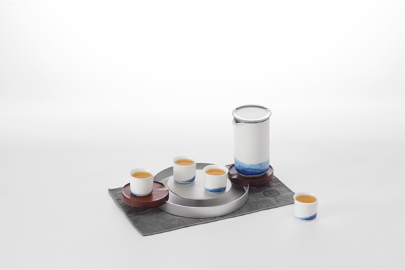 Cultural creativity and life aesthetics，Portable travel tea set，Original product design，Cultural innovation, fashion and youth，BMW zepin concept tea set，