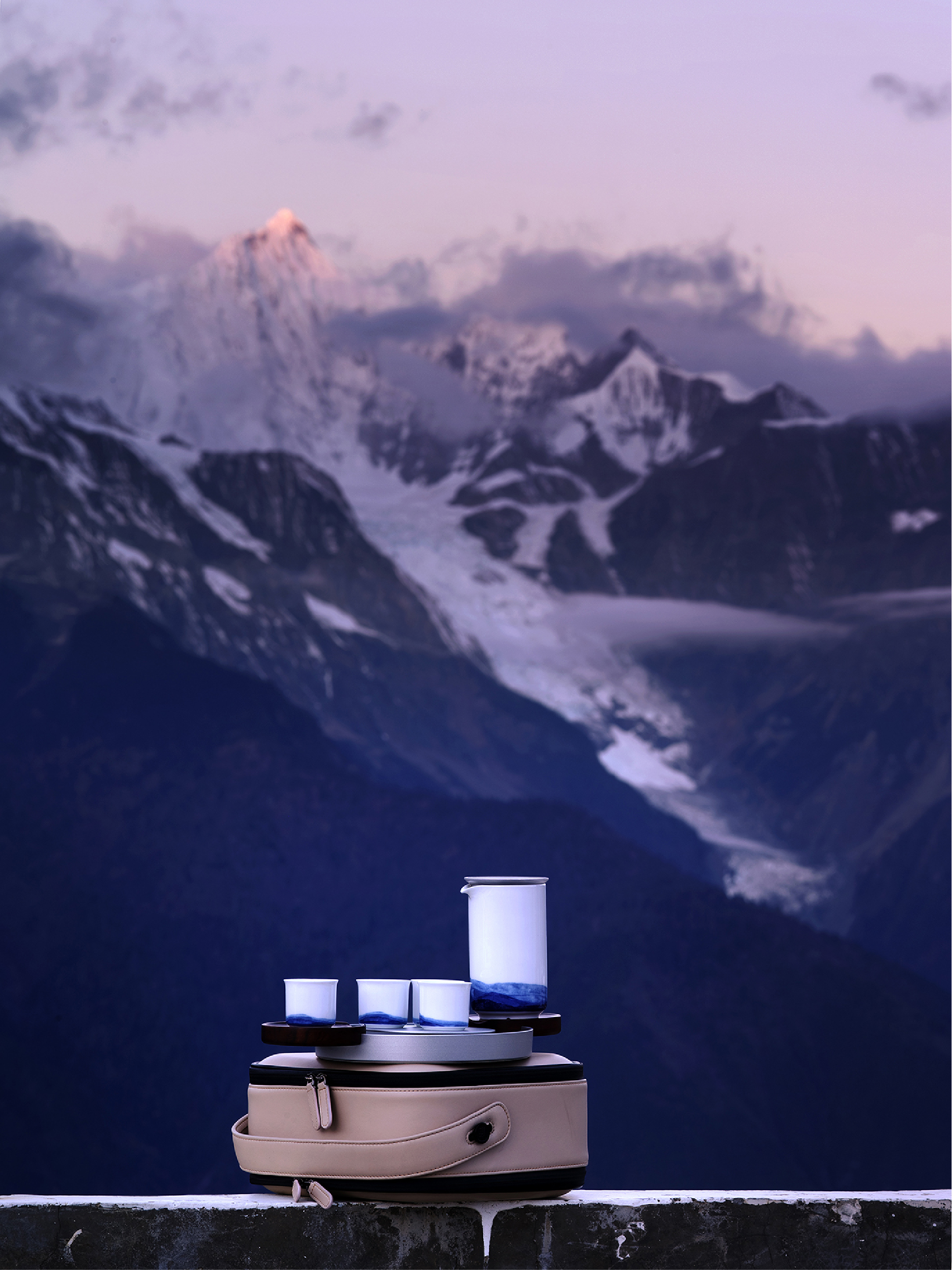 Cultural creativity and life aesthetics，Portable travel tea set，Original product design，Cultural innovation, fashion and youth，BMW zepin concept tea set，