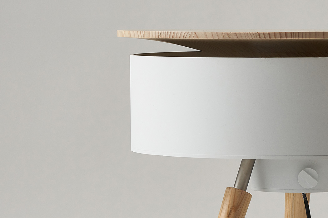 Fan，Table，wooden ，white，