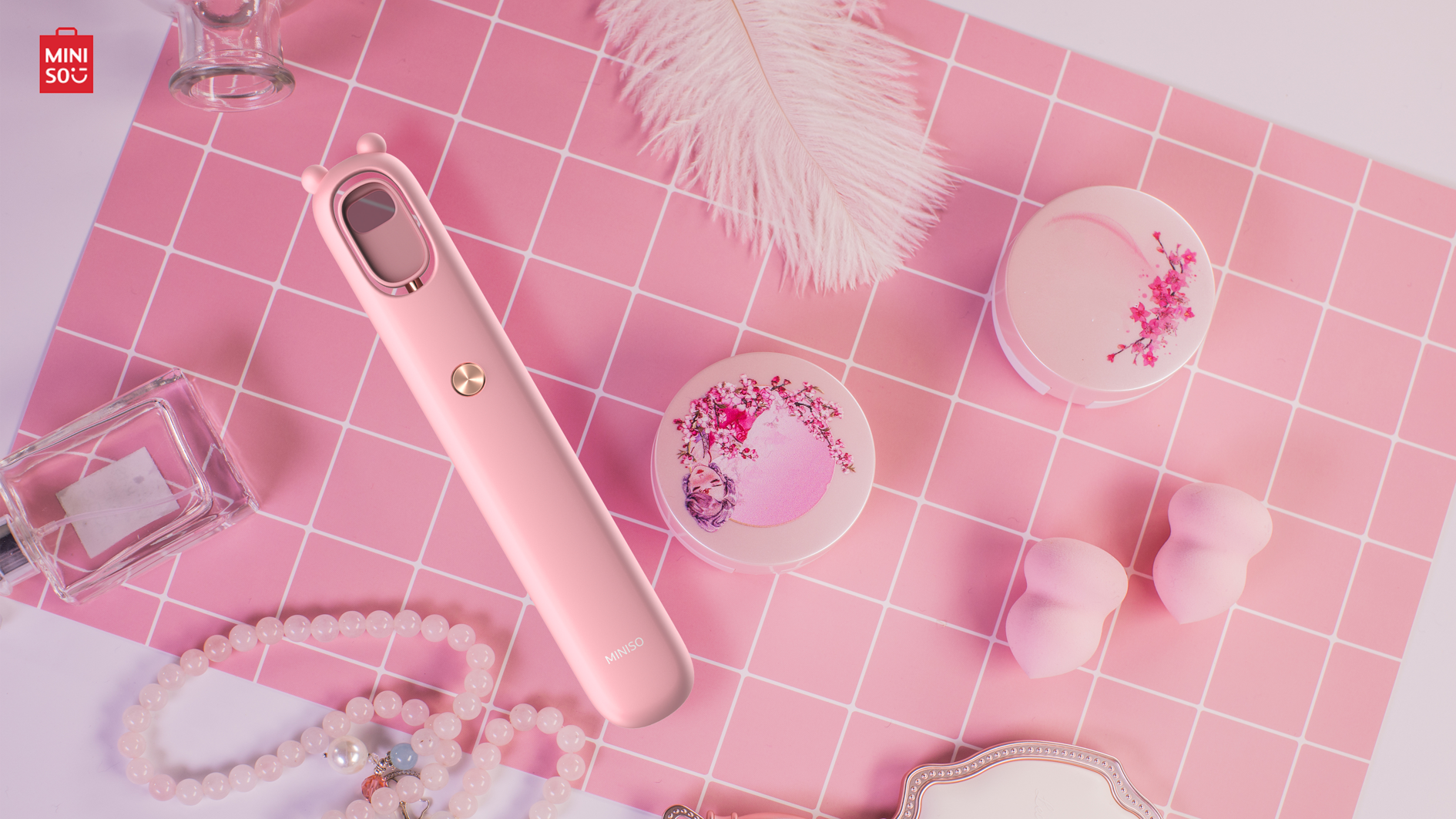 Nursing products，Nail polisher，female sex，hold，