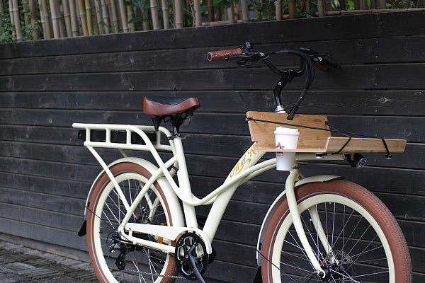 to work in an office，Bicycle，Design，originality，traffic，tool，