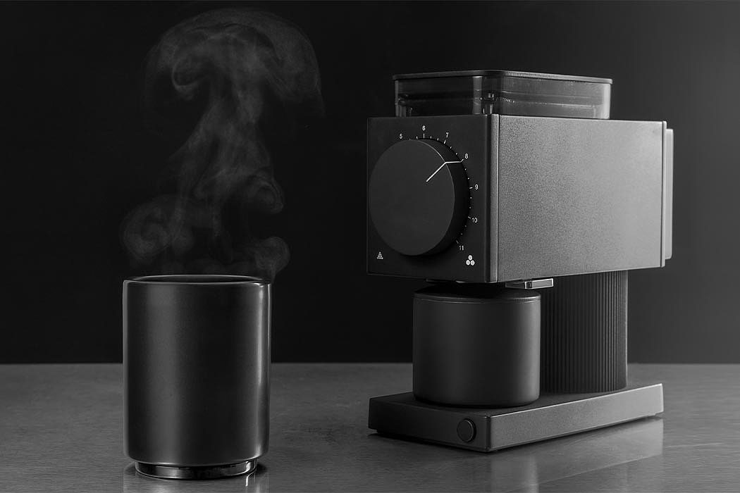 Coffee machine，grind，household，black，