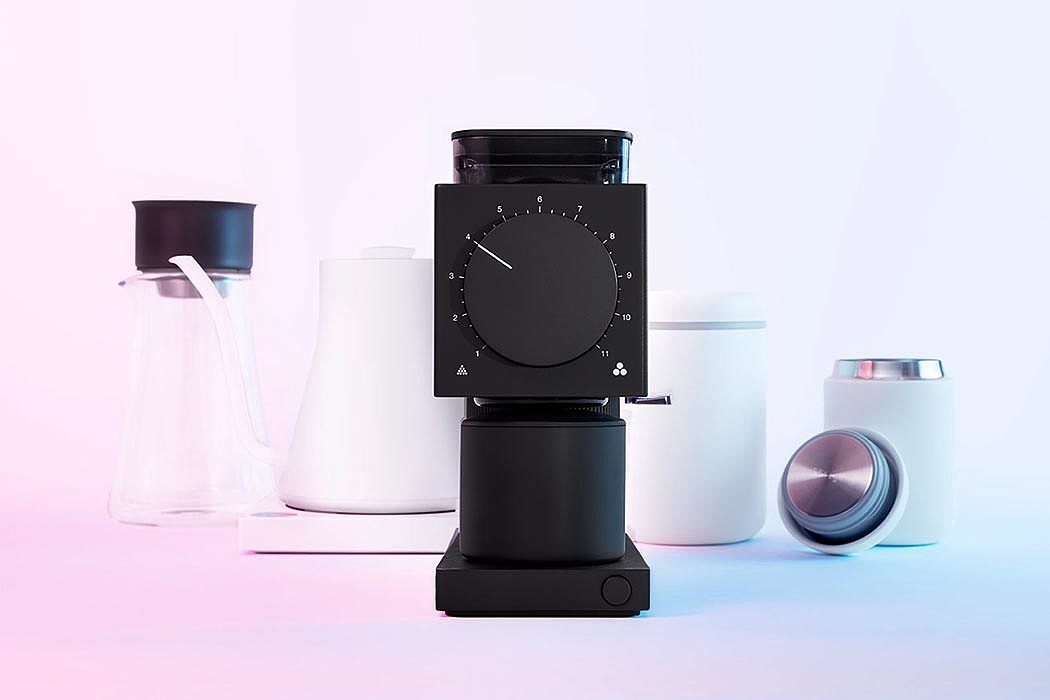 Coffee machine，grind，household，black，
