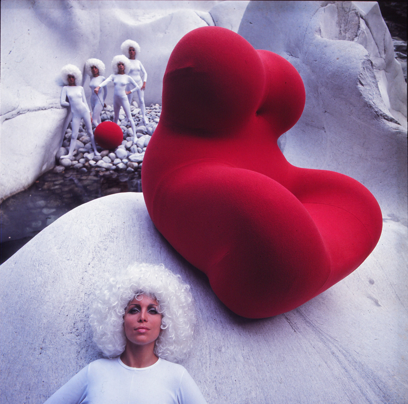 Armchair，Feminism，Architecture，Milan，