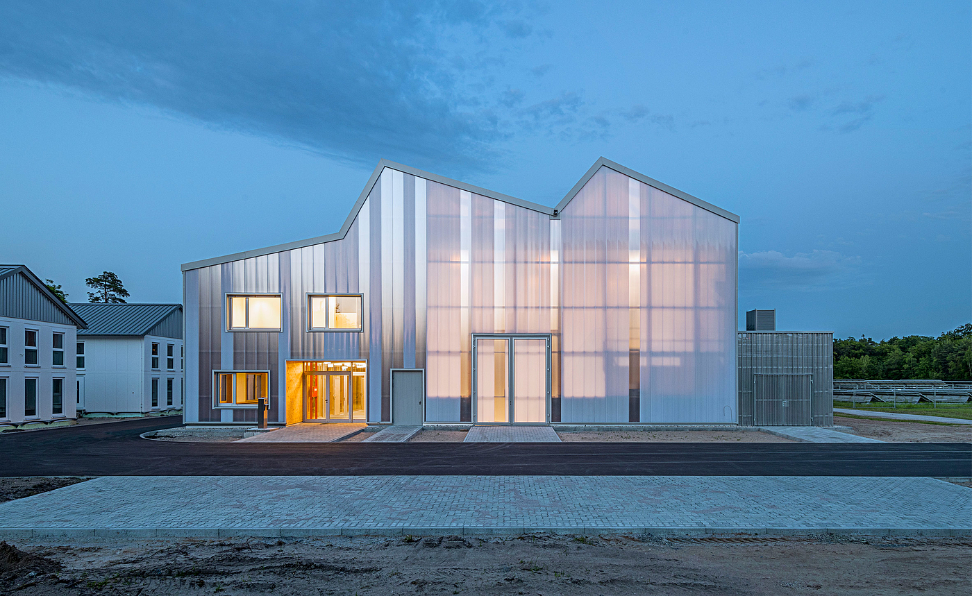 Architecture，translucent，Ground glass，laboratory，kindergarten，