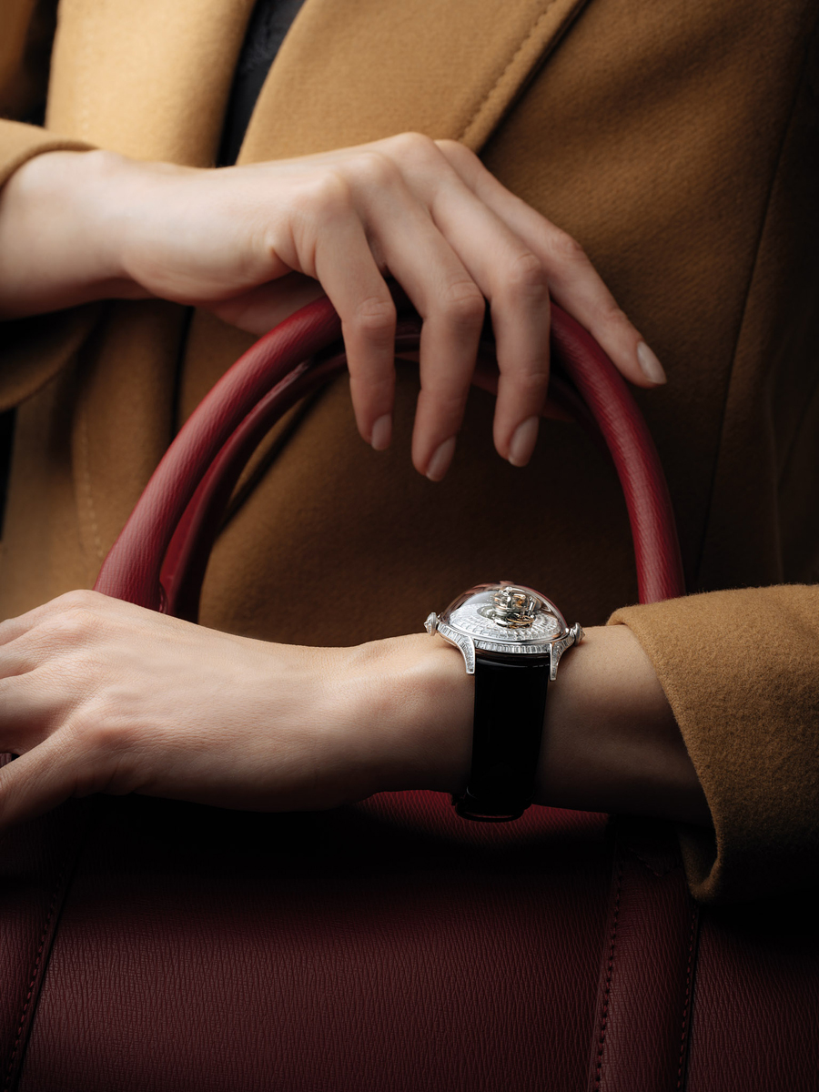 Sapphire dome，Women's Watch，Diamonds，