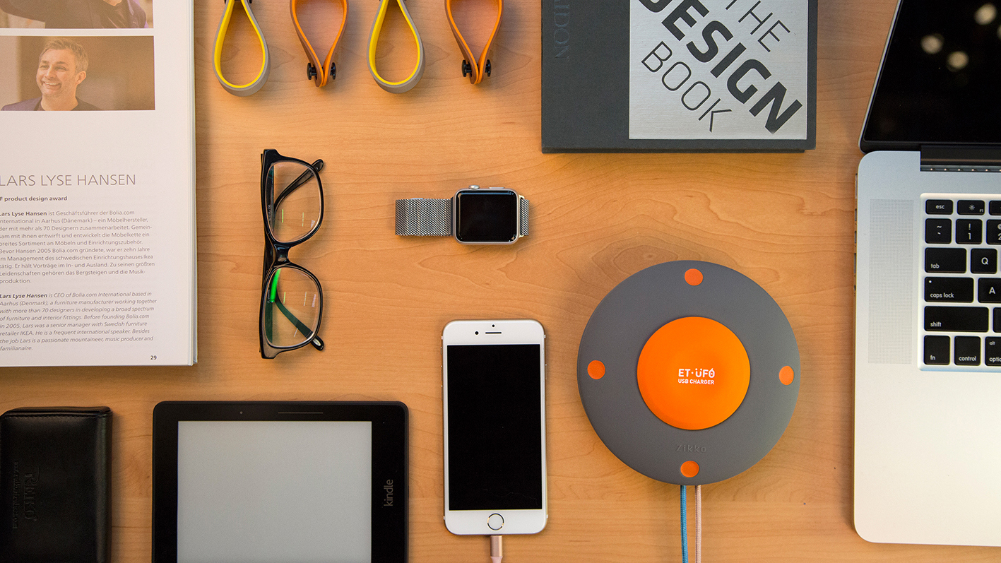 Digital accessories，Mobile phone charging treasure，industrial design，