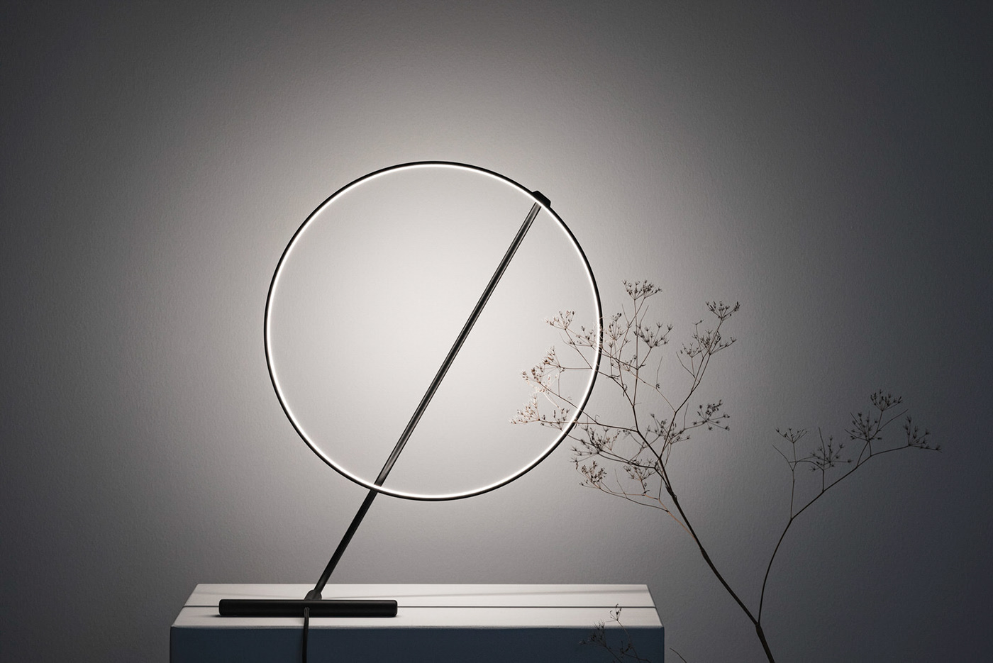 Poise，Robert Dabi，lighting，Lighting，circular，