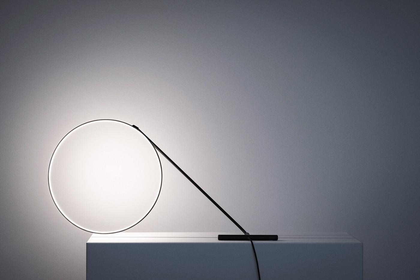 Poise，Robert Dabi，lighting，Lighting，circular，