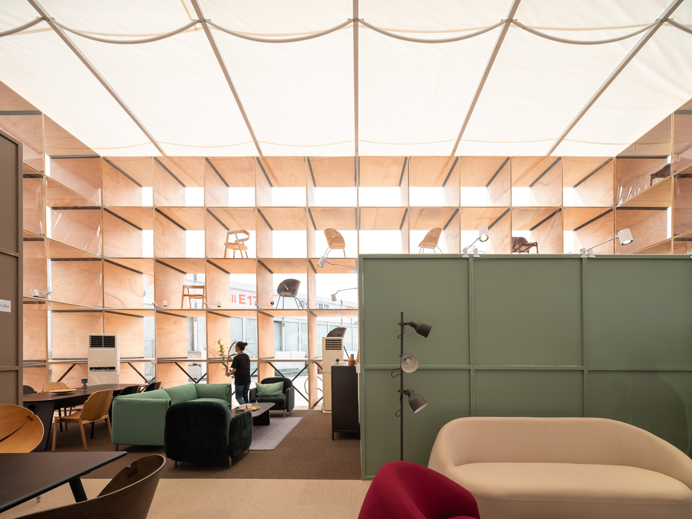 Exhibition hall，furniture，board，community，