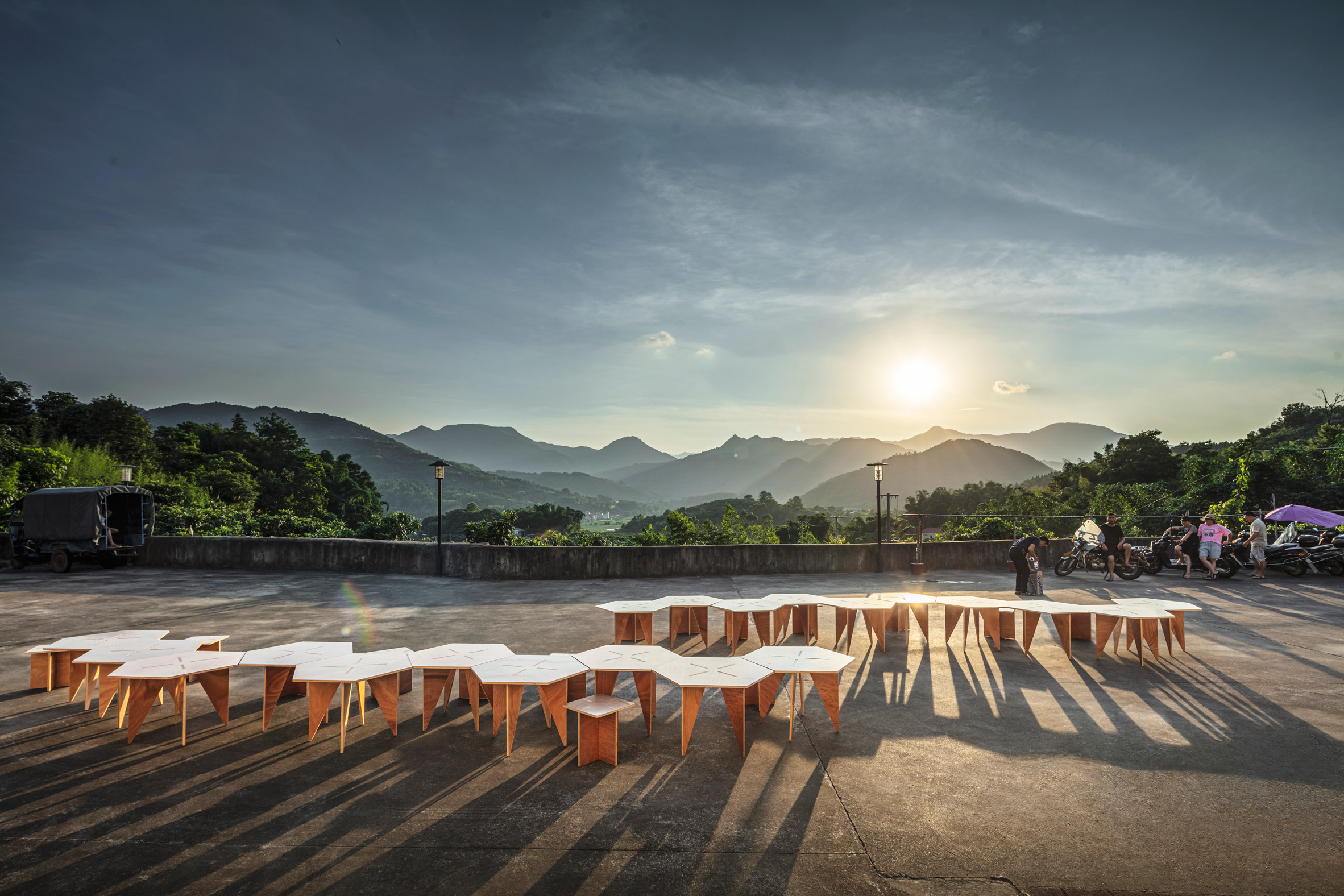 Exhibition hall，furniture，board，community，