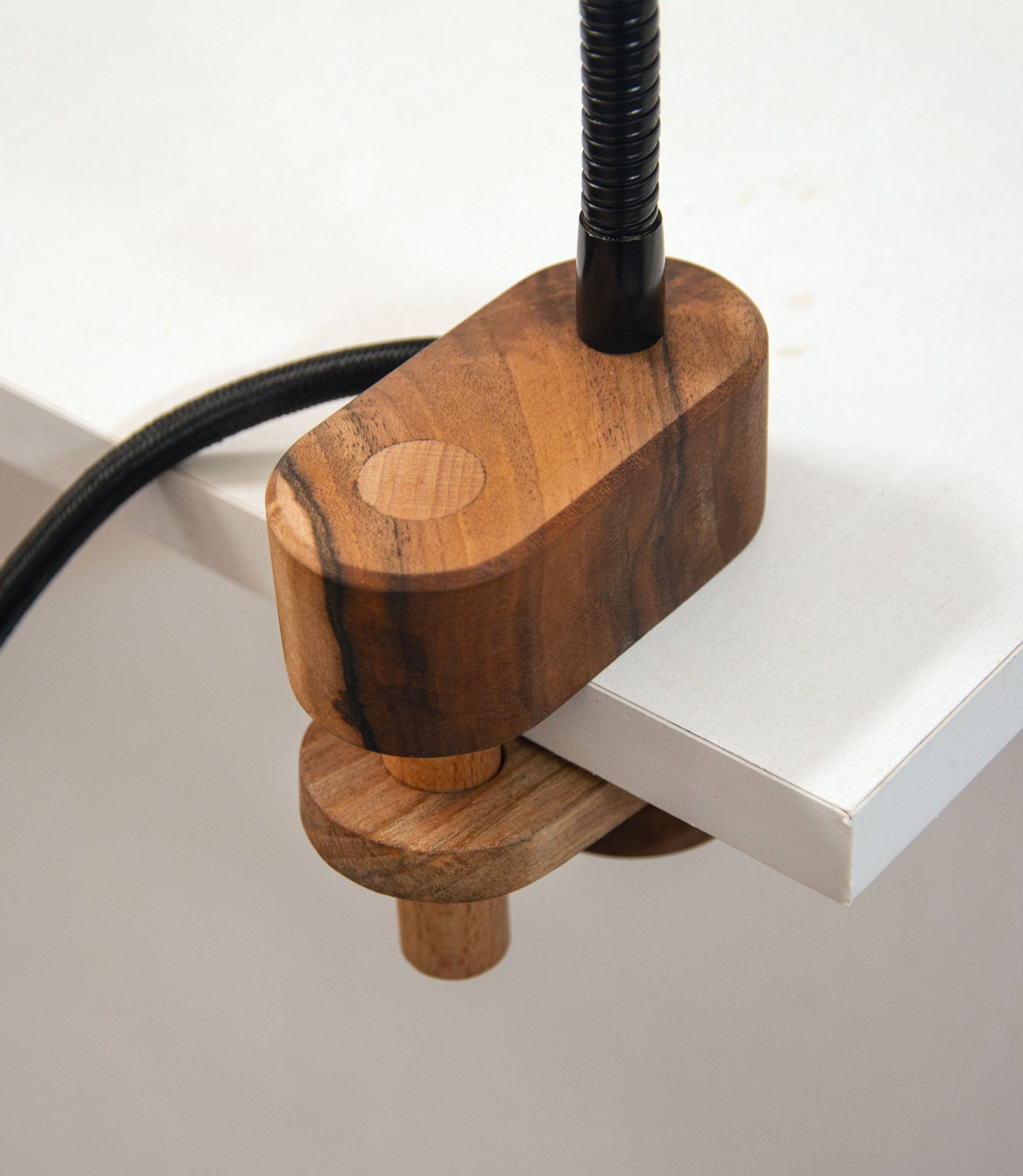 Desk lamp，Clip lamp，walnut，