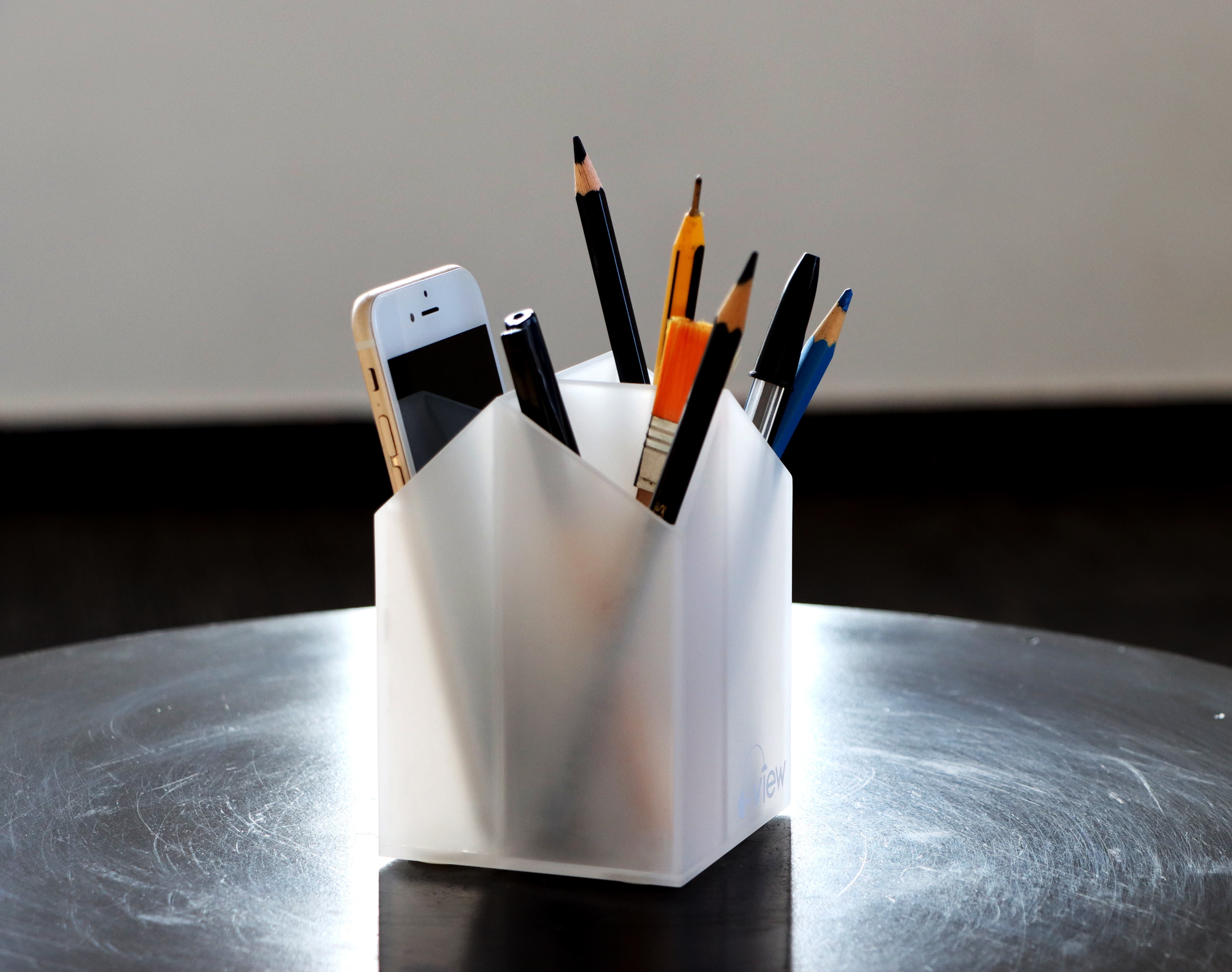 pen container，home，house，