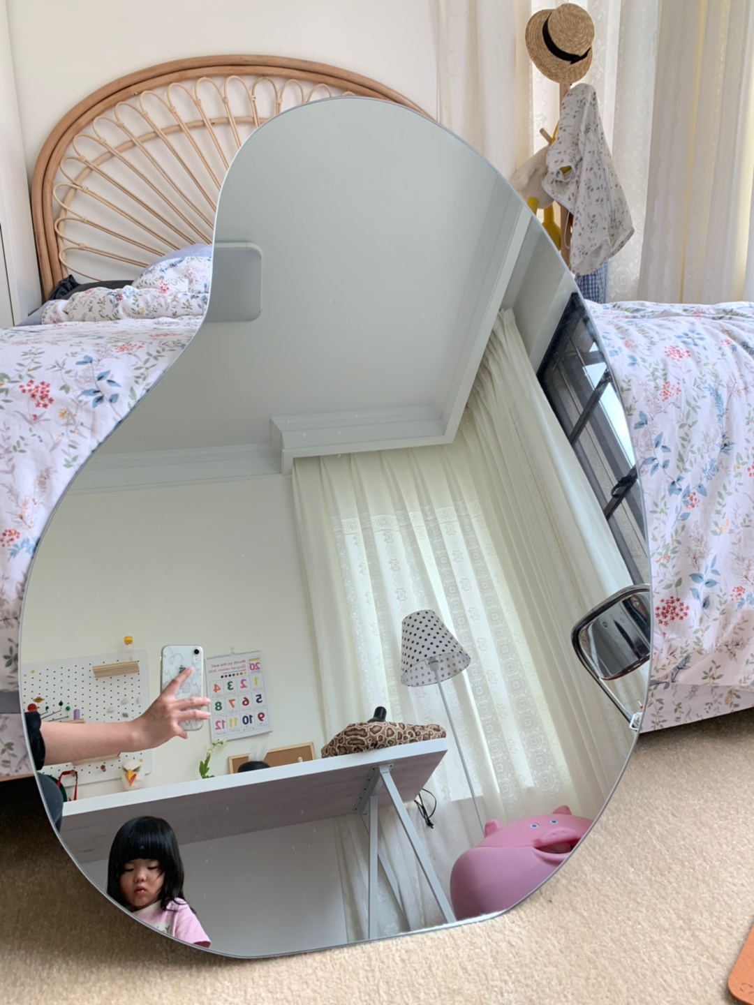 mirror，Full-length mirror，Whole body mirror，to ground，furniture，photograph，