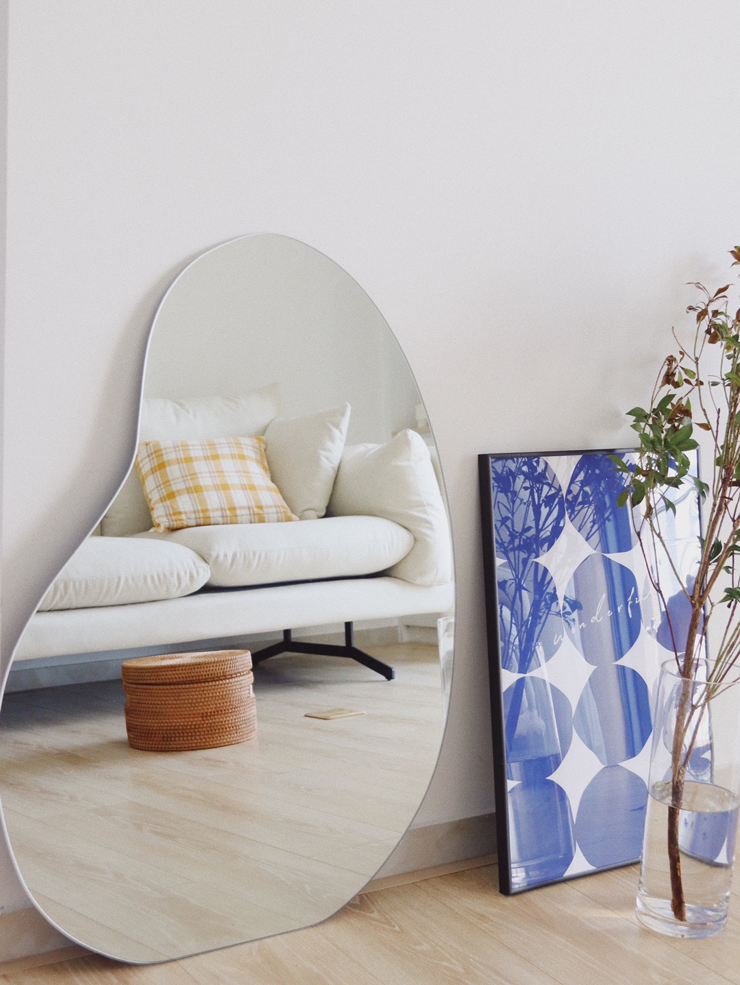 mirror，Full-length mirror，Whole body mirror，to ground，furniture，photograph，