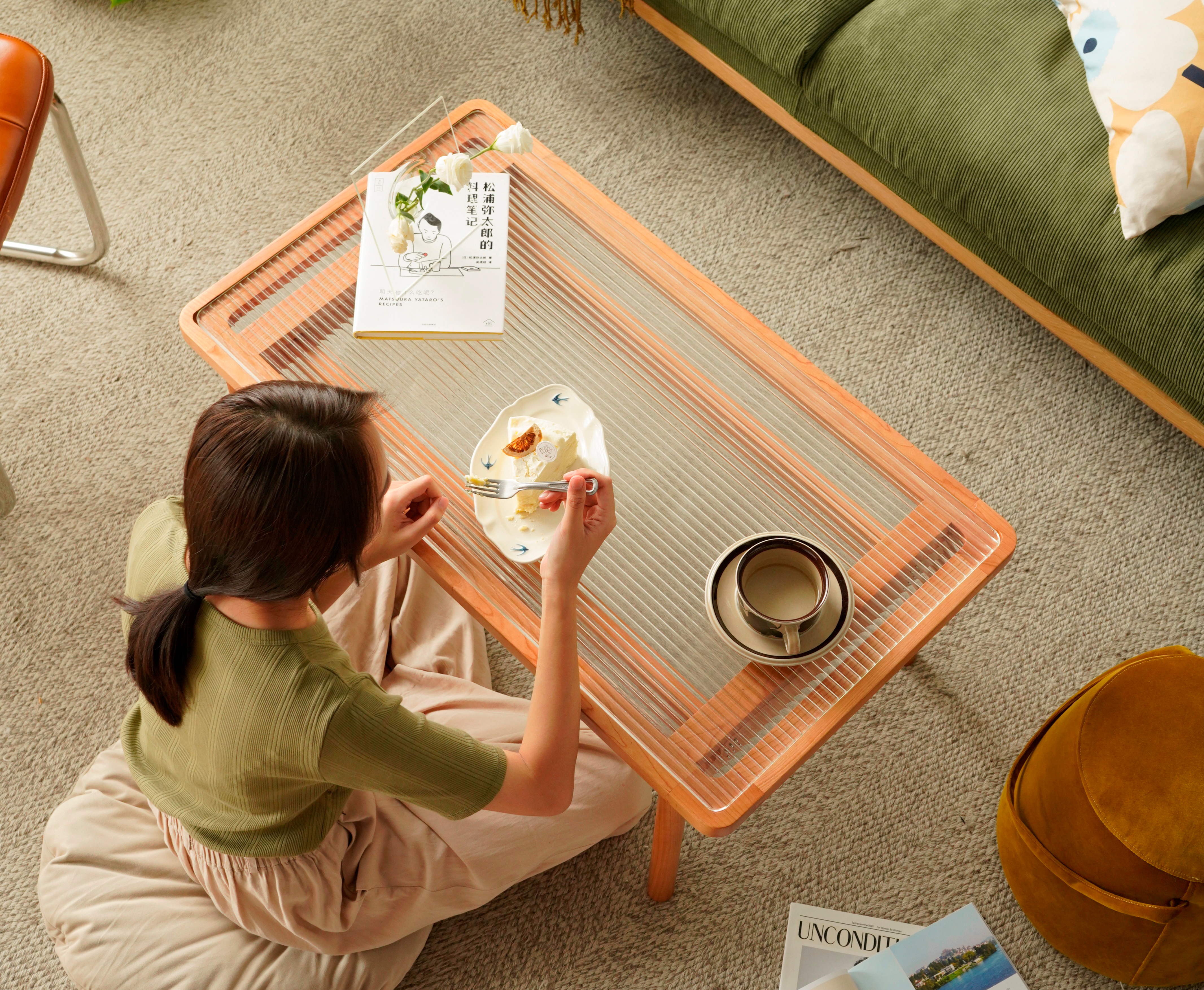 tea table，solid wood，a living room，Glass，