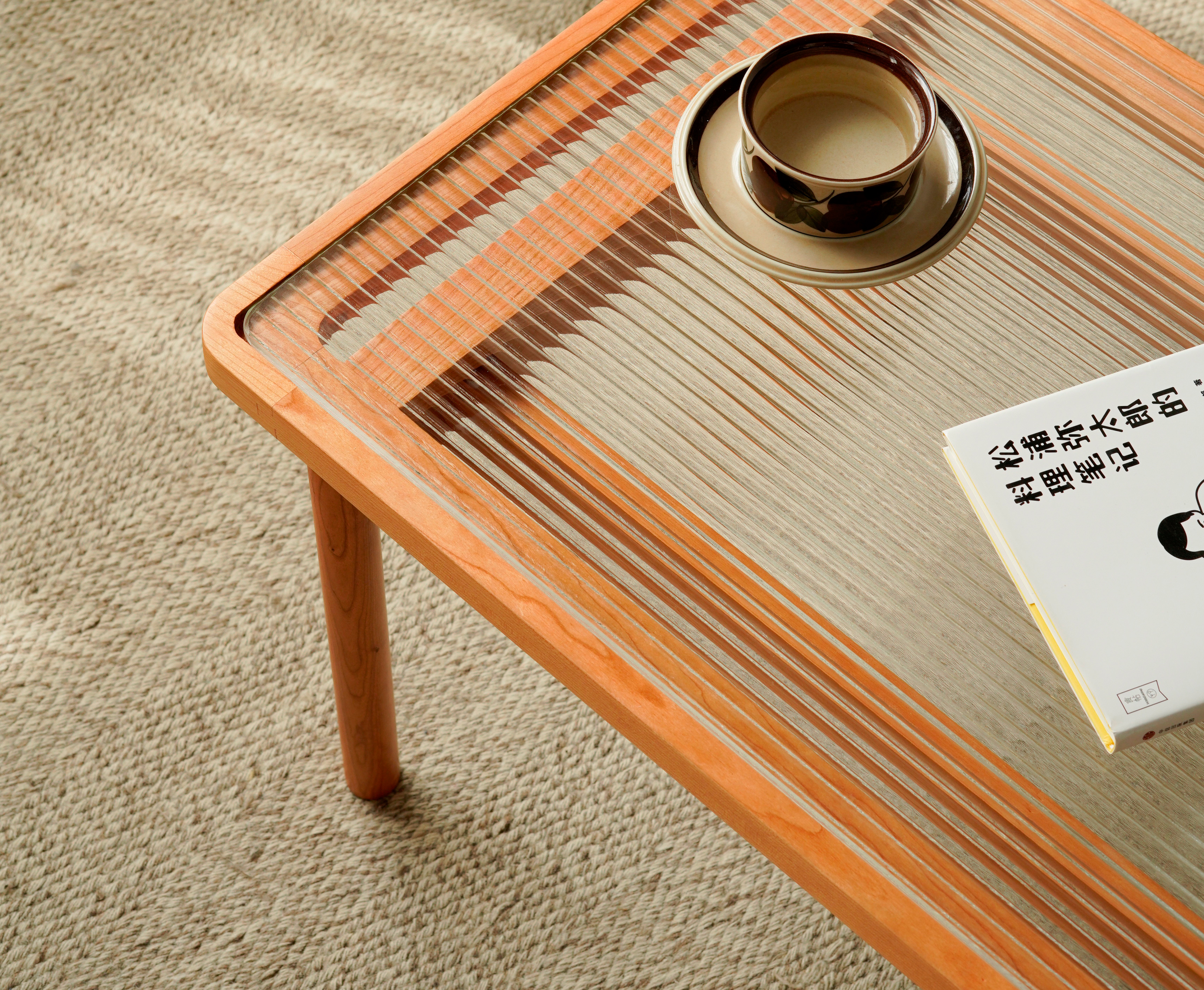 tea table，solid wood，a living room，Glass，