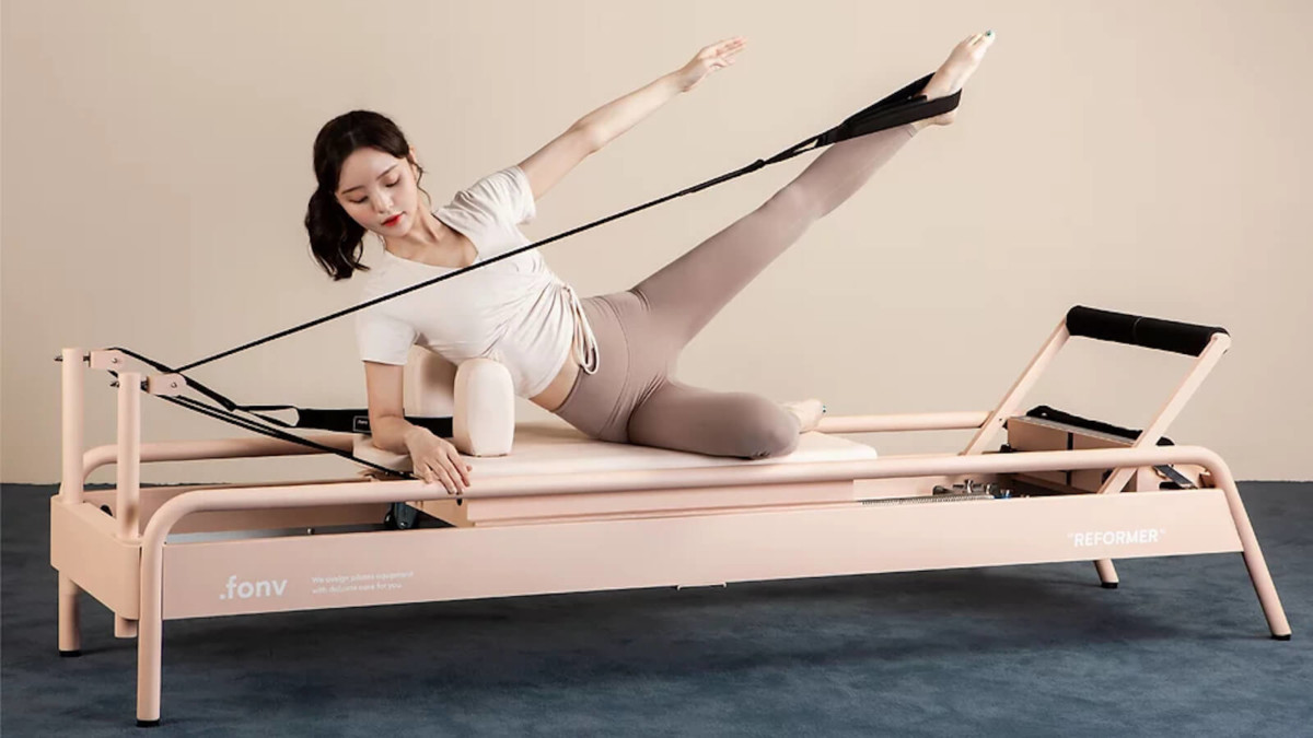 family，pilates，physical exercise，