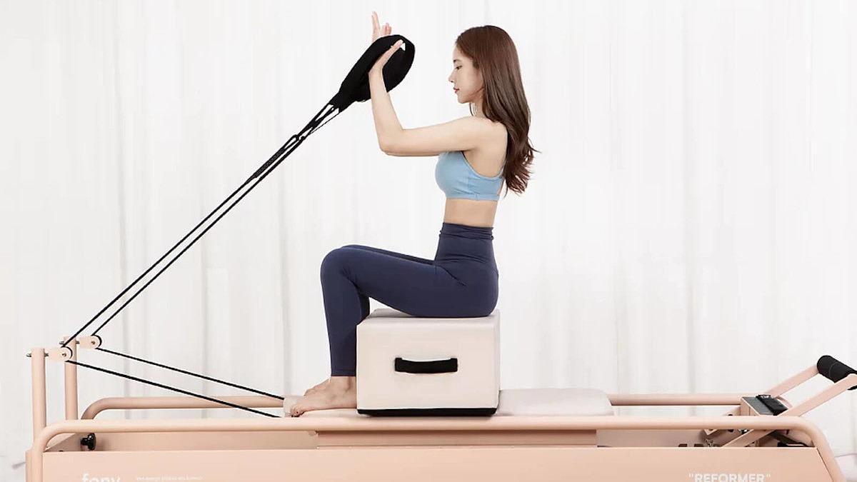 family，pilates，physical exercise，