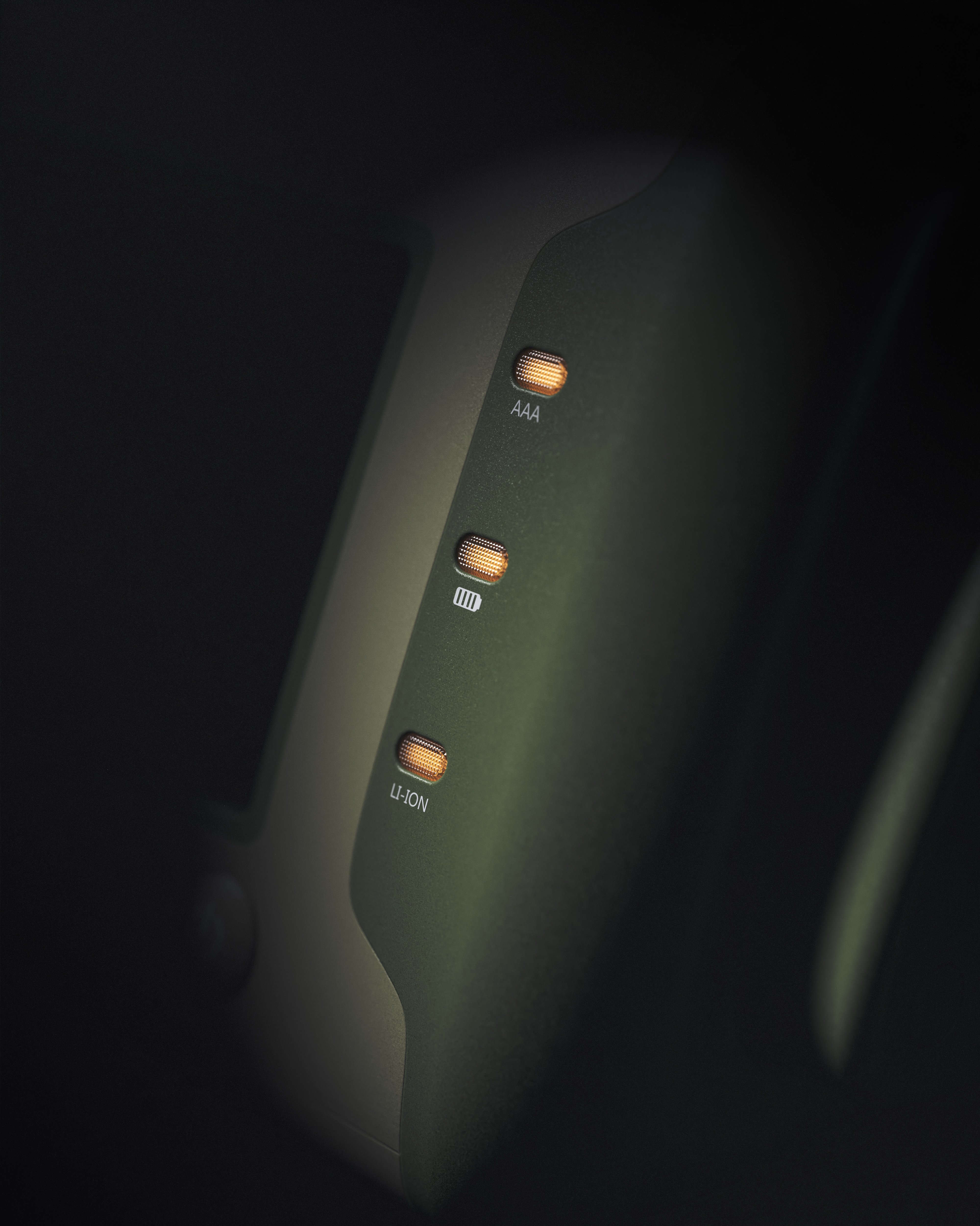 meet an emergency，radio，