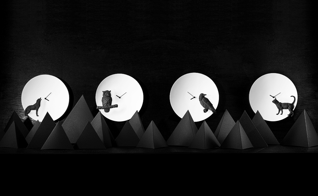 greatly enrich one's mind，moon，Clock，Design，originality，