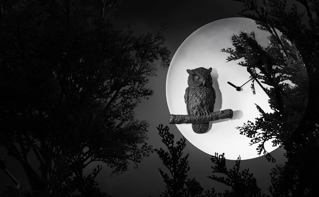 greatly enrich one's mind，moon，Clock，Design，originality，