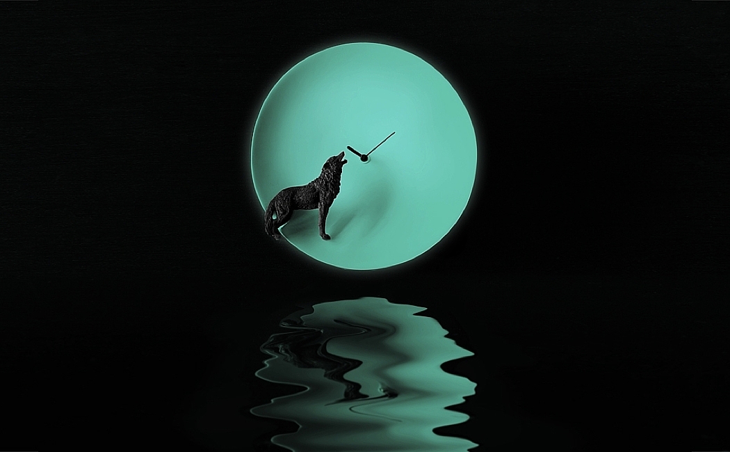 greatly enrich one's mind，moon，Clock，Design，originality，