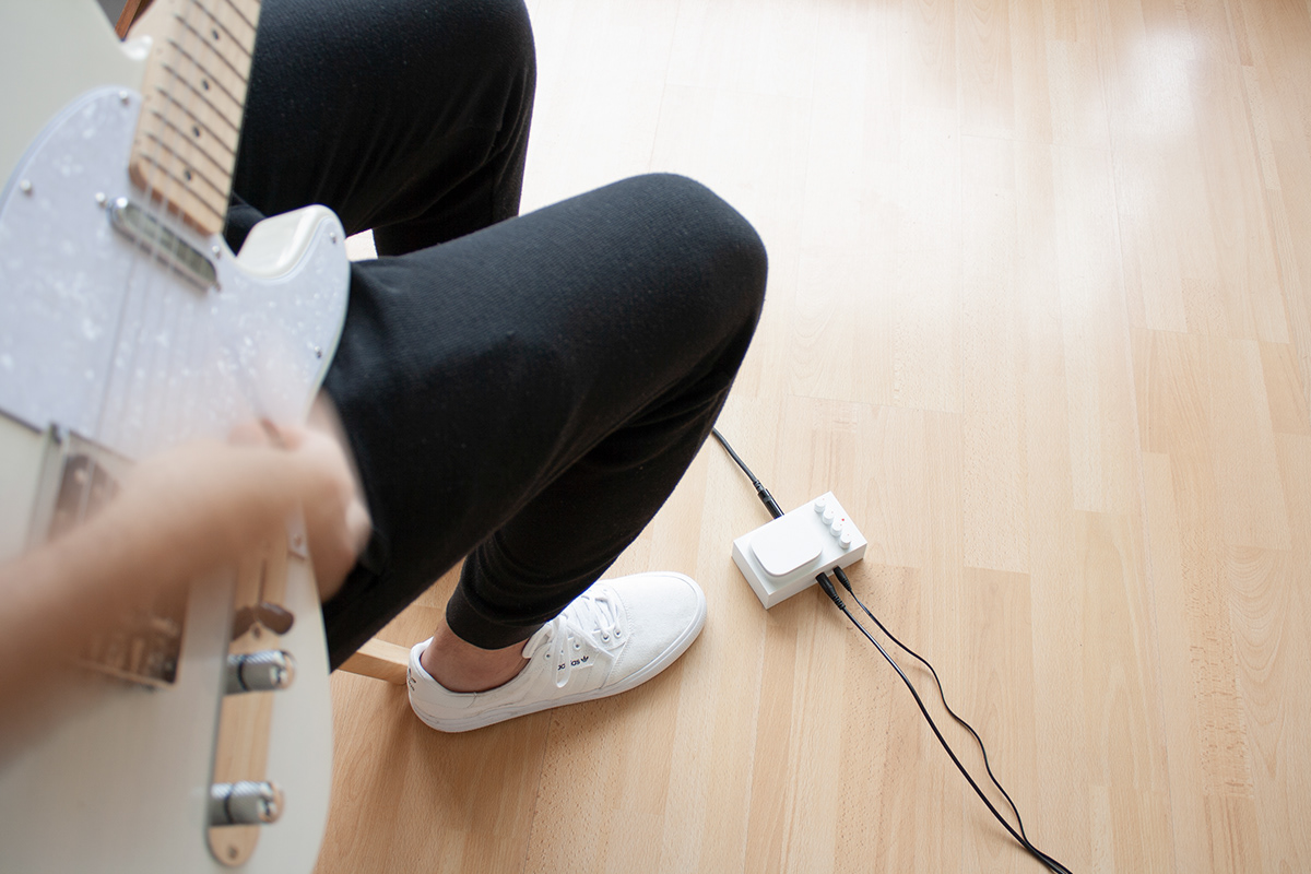 guitar，controller，simple，electronic product，wireless，