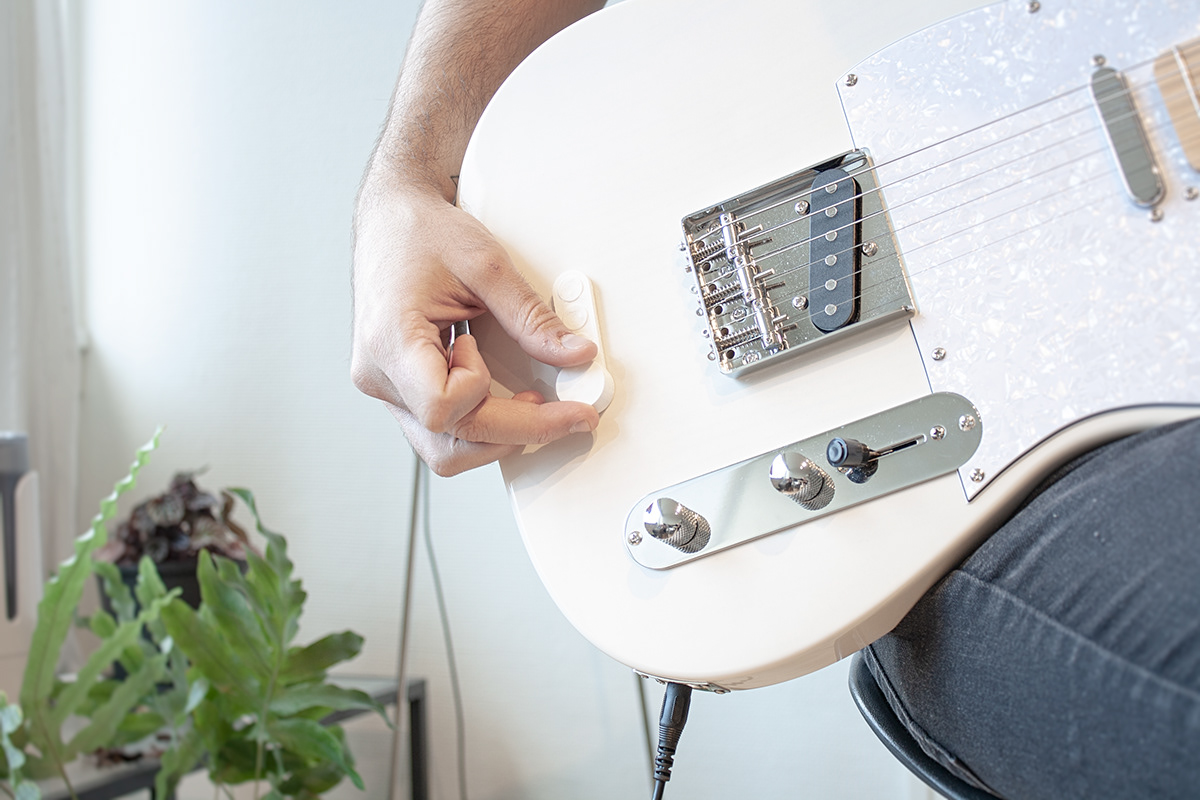 guitar，controller，simple，electronic product，wireless，