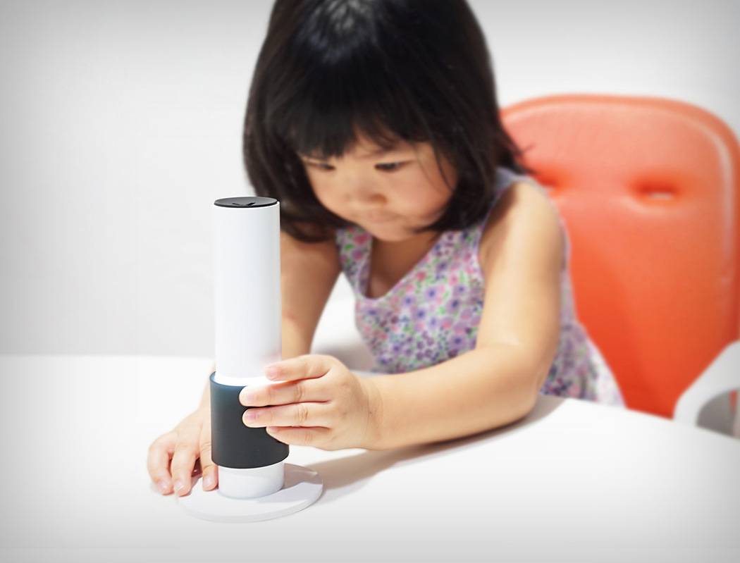 product design，industrial design，Small，Flashlight，convenient，