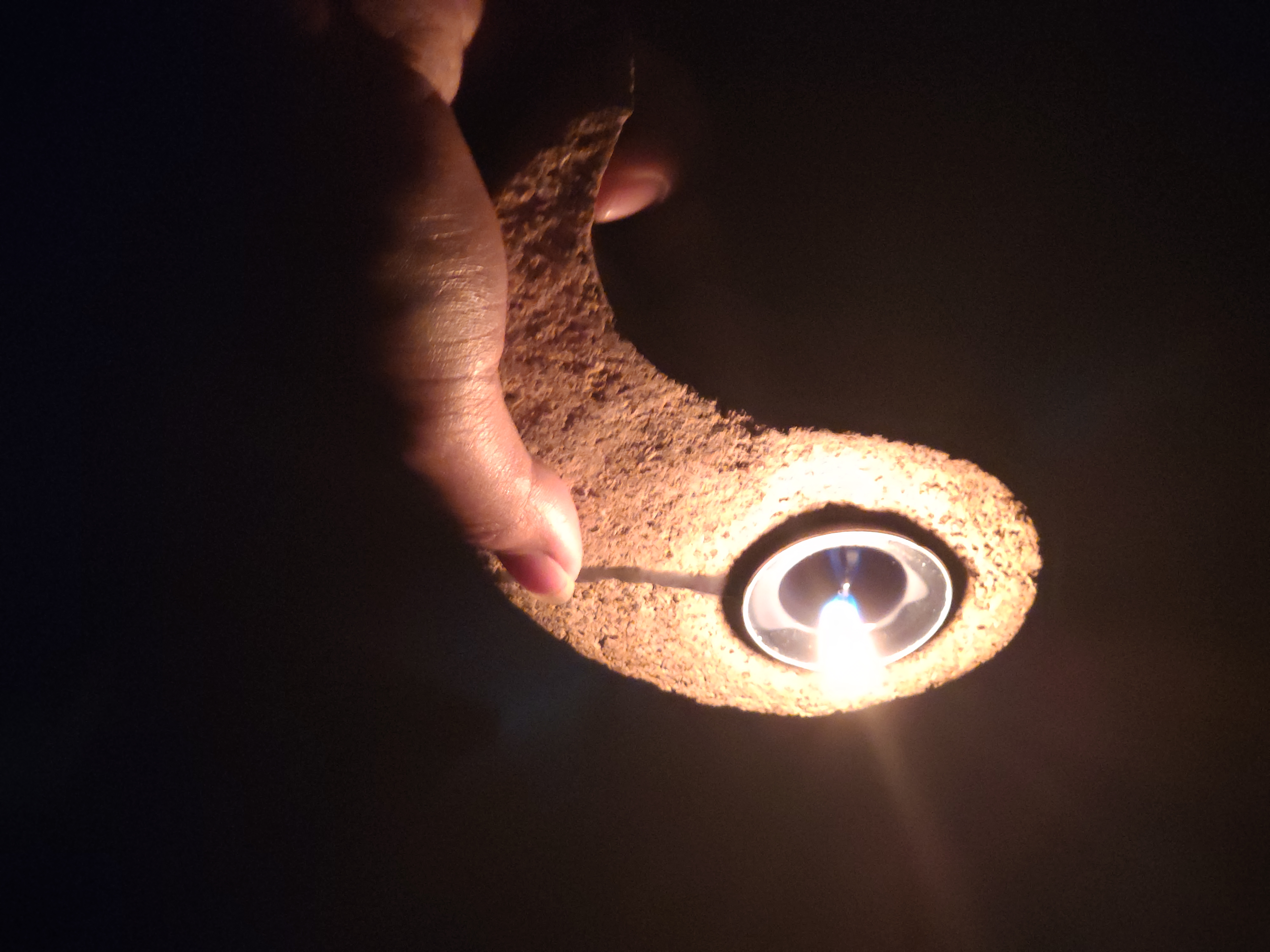 Materials and workmanship (infringement of original products must be investigated)，