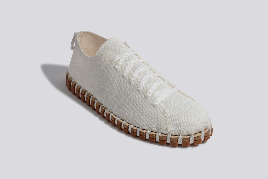 sneakers，environment protection，modern，Plant composition，