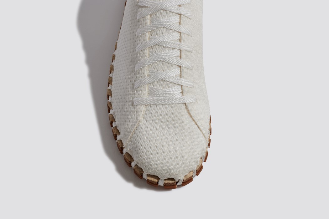 sneakers，environment protection，modern，Plant composition，