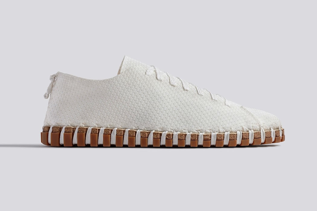 sneakers，environment protection，modern，Plant composition，