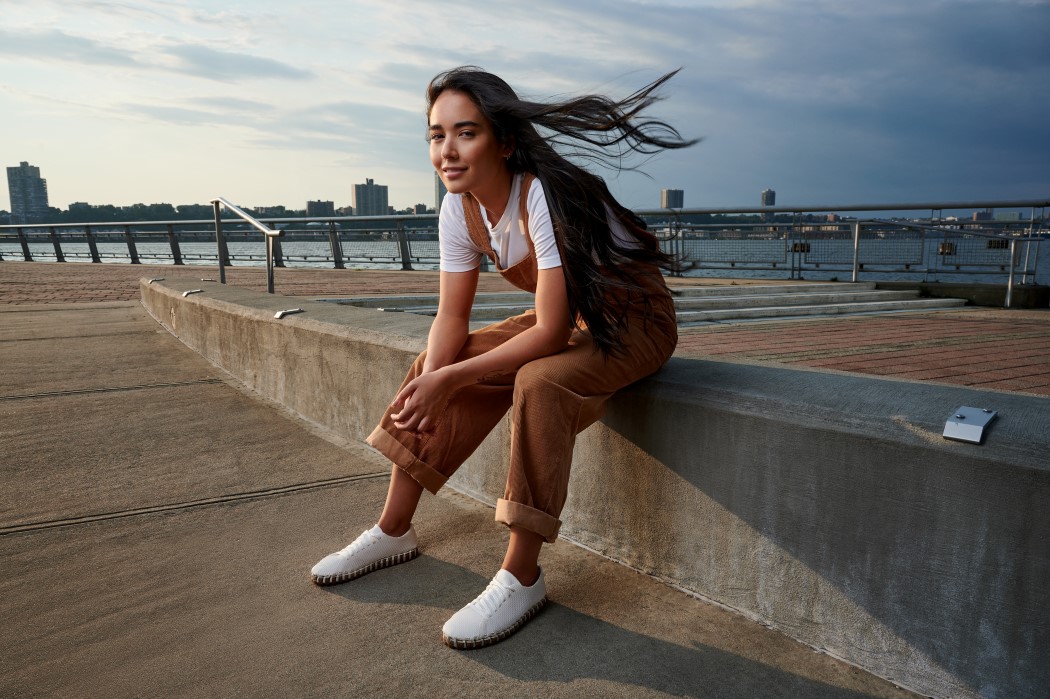 sneakers，environment protection，modern，Plant composition，