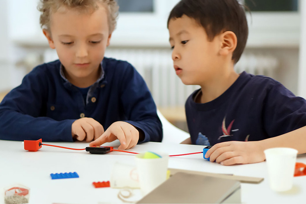 robot，Kit，originality，Design，intelligence，