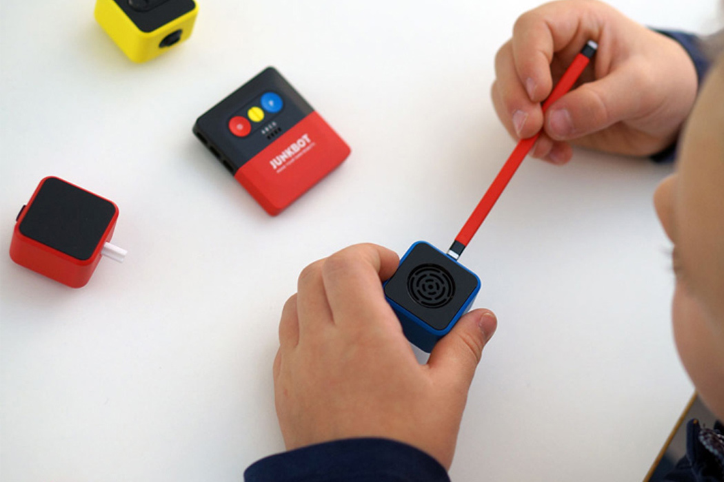 robot，Kit，originality，Design，intelligence，