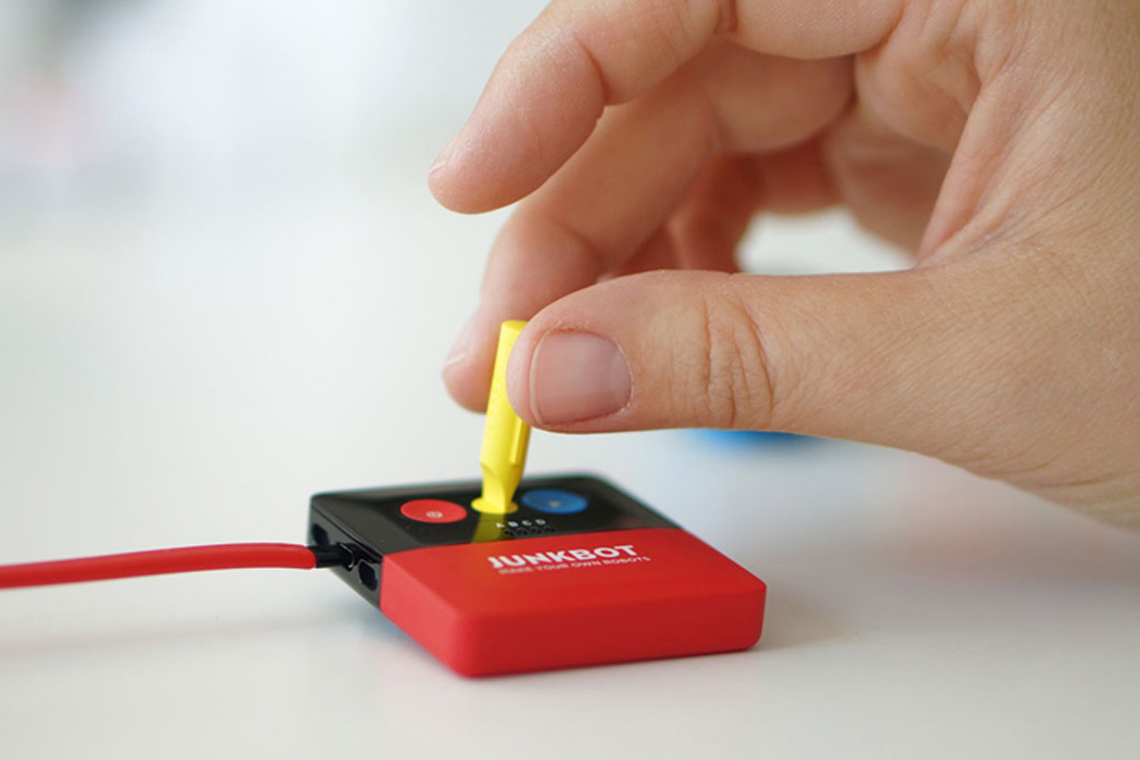 robot，Kit，originality，Design，intelligence，