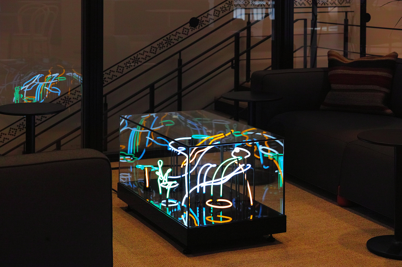 indoor，office，Coffee table，The neon lights，