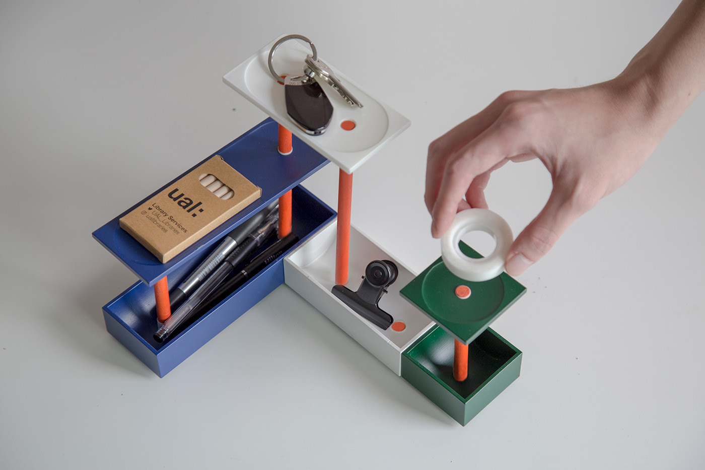 calendar，chair，Dart board，mouse，