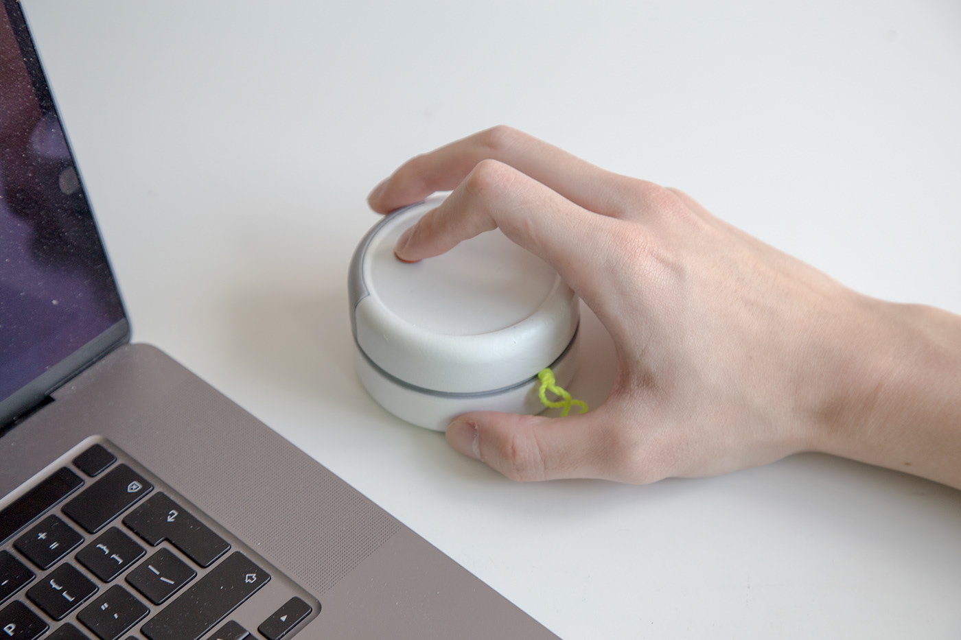 mouse，Yo yo，yoyo，to work in an office，