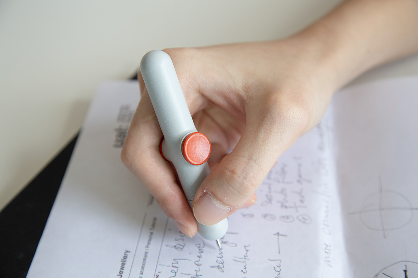 pen，Fingertip gyroscope，rotate，