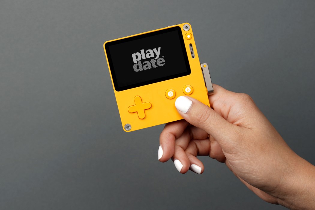 recreational machines，yellow，Black and white screen，