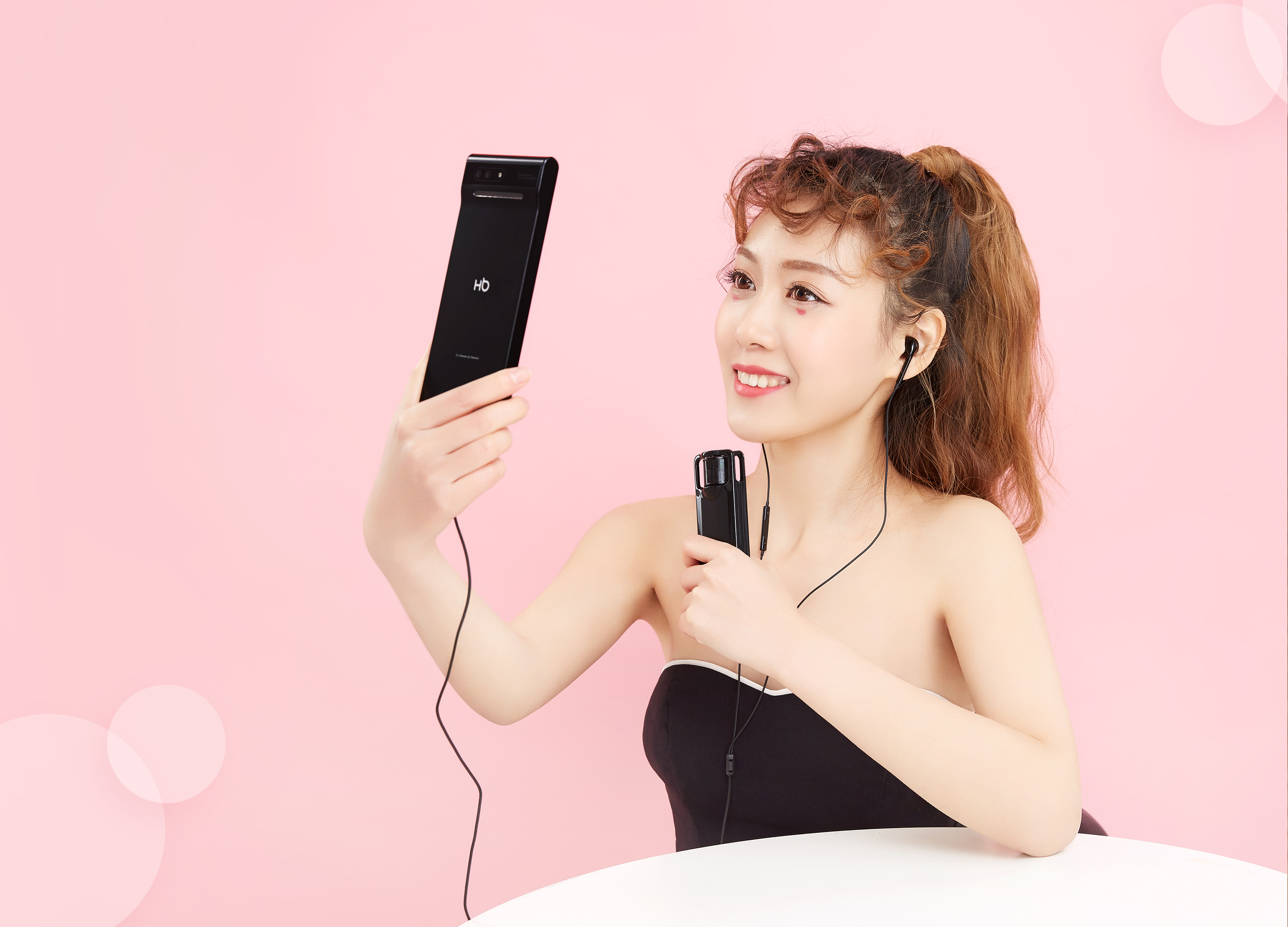 live broadcast，mobile phone，