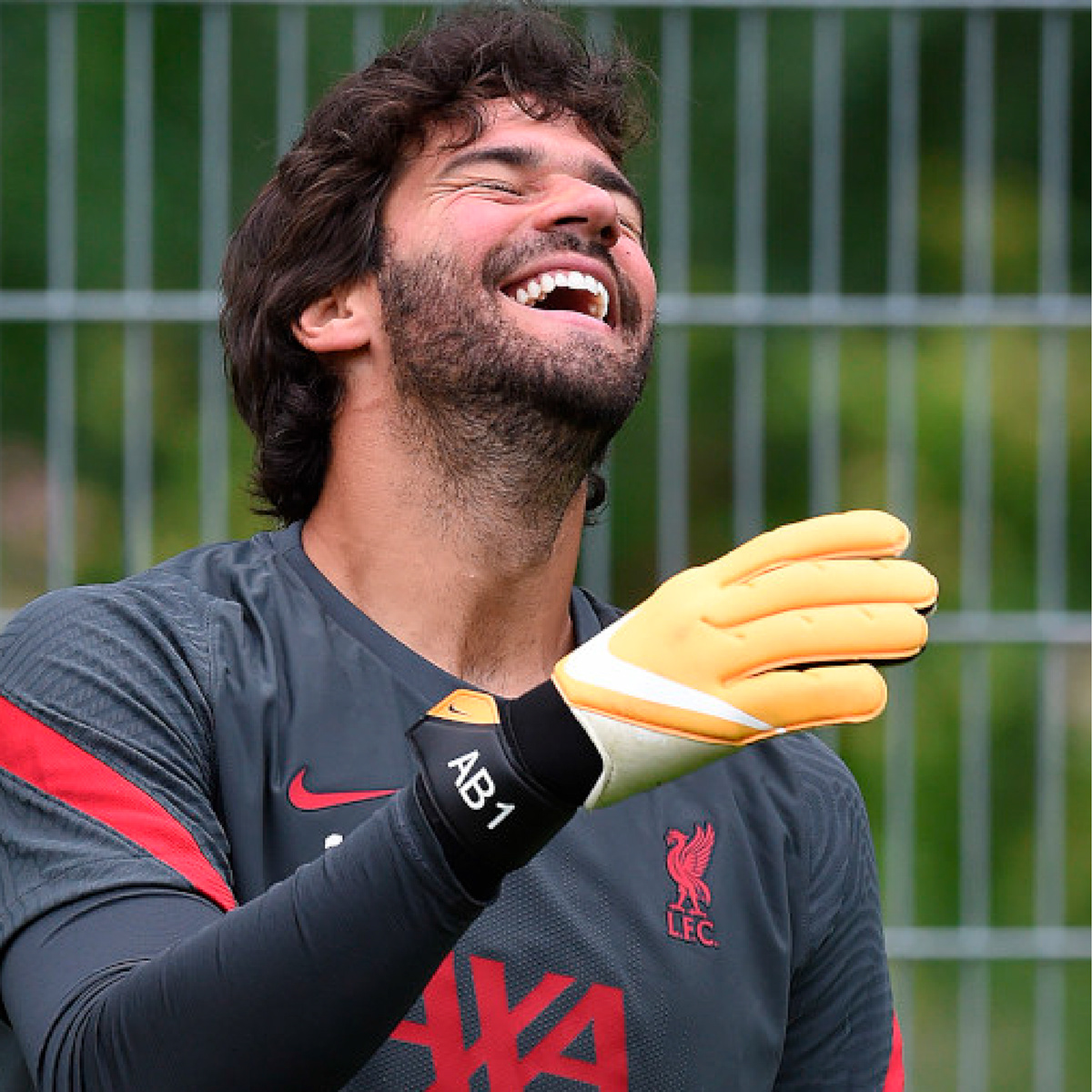 Football，goalkeeper，nike，glove，