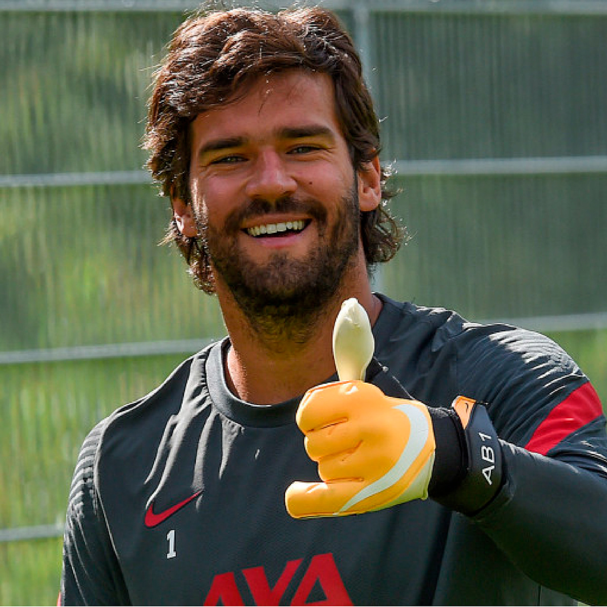 Football，goalkeeper，nike，glove，